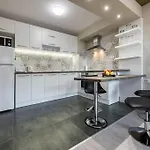 Διαμέρισμα Linden Guest *