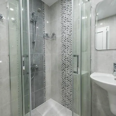 Daire Linden Guest *